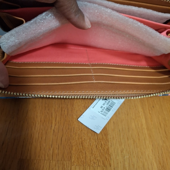 Dooney & Bourke X Disney Vacation Club 2022 Wallet / Wristlet - Picture 12 of 16